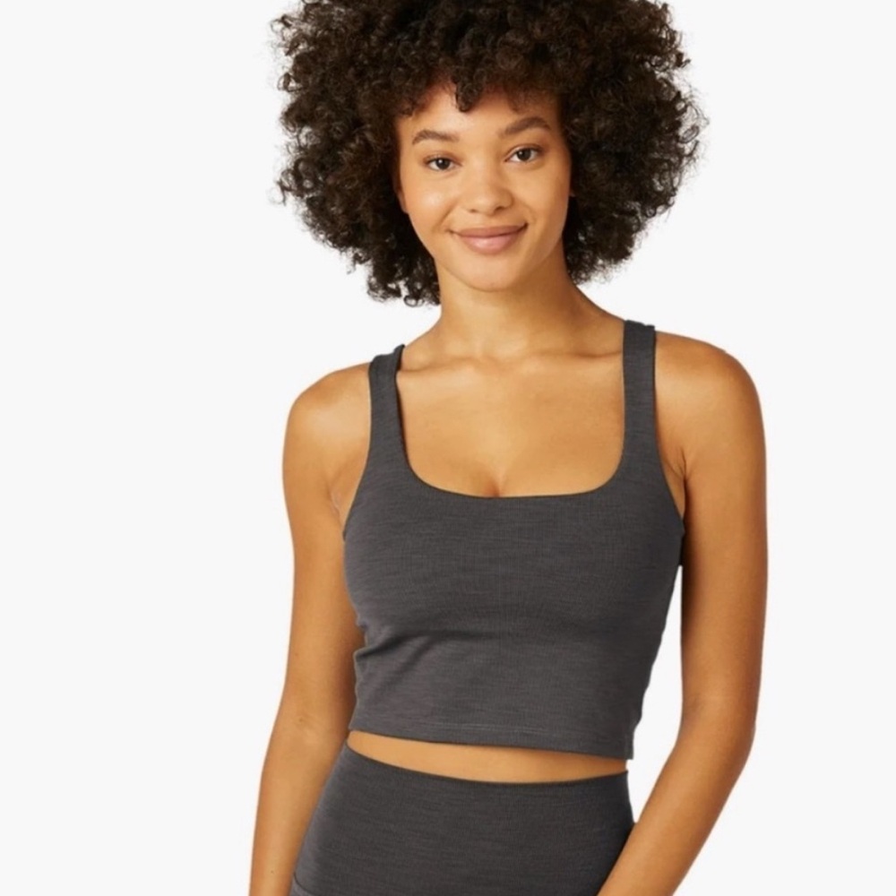 Beyond Yoga Heather Rib Keep It Simple Cropped Tank Dark Grey size XS
